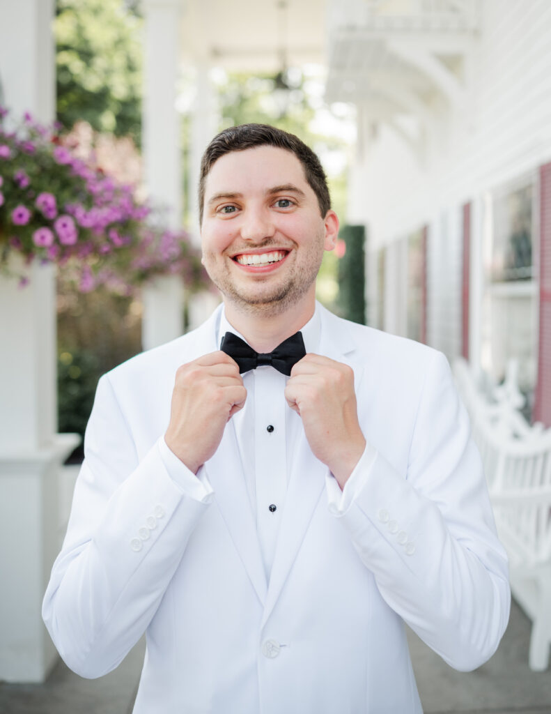groom portrait at avanti mansion in buffalo new york