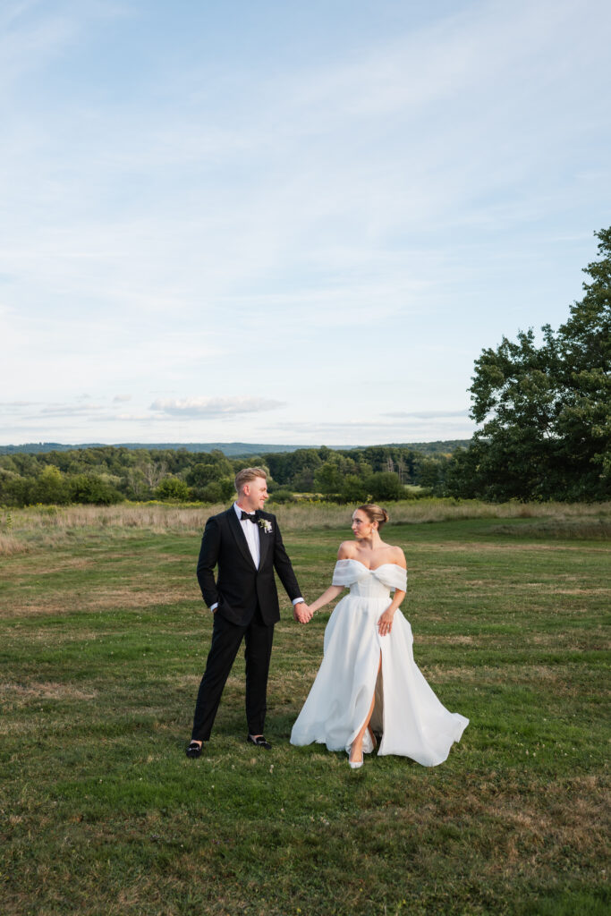 Golden hour portraits of Alex and Ariel at The Mansion at Knox Farm