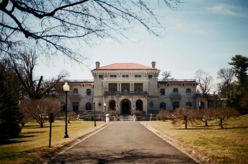 full film wedding photographer capturing elkins estate on 35mm film
