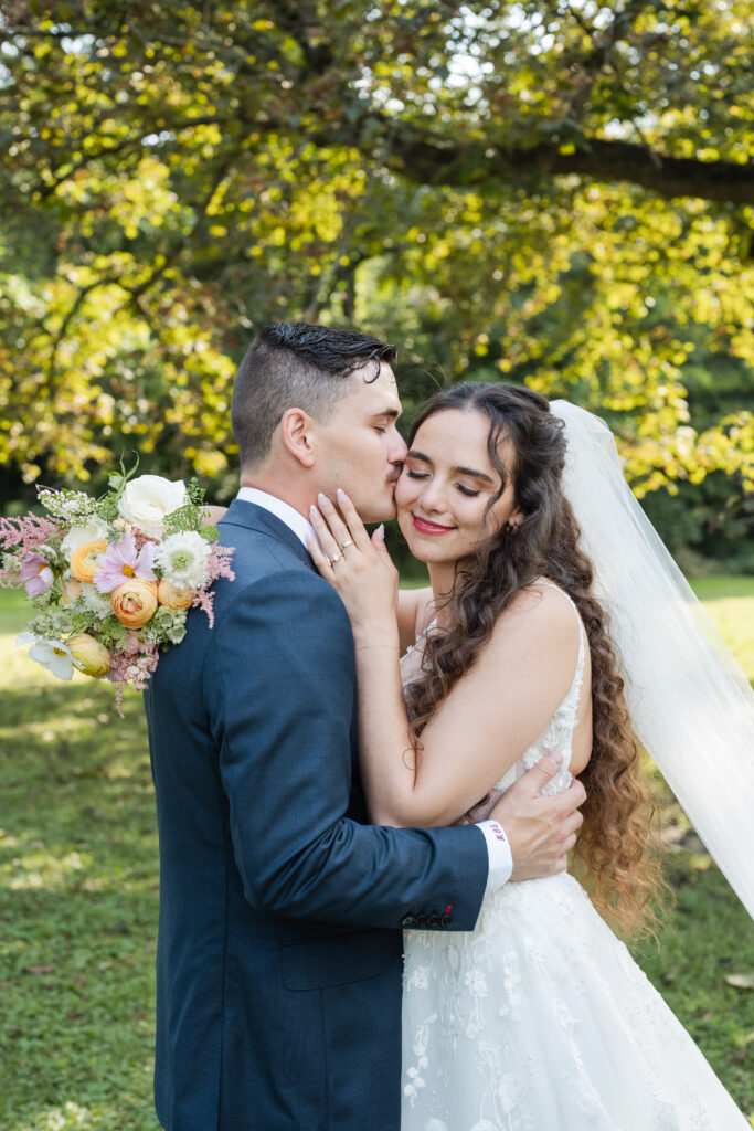 Colorful documentary wedding portraits at Hillcrest Estate