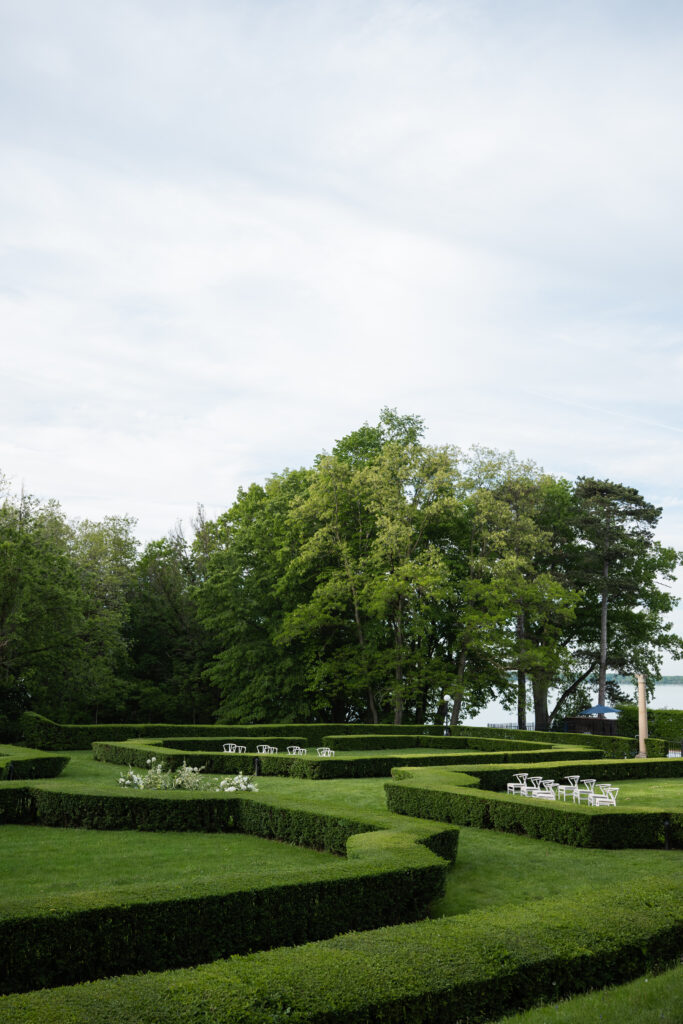 Outdoor ceremony at Geneva On the Lake wedding venue